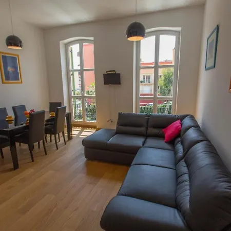 Superb 50m2 With Swimming Pool Apartamento Menton